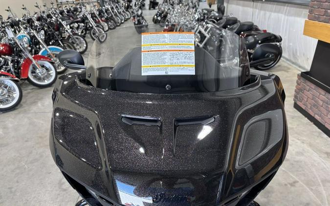 2026 Indian Motorcycle® Challenger® Dark Horse® 112 w/PowerBand Audio Black Crystal w/Black Metalli