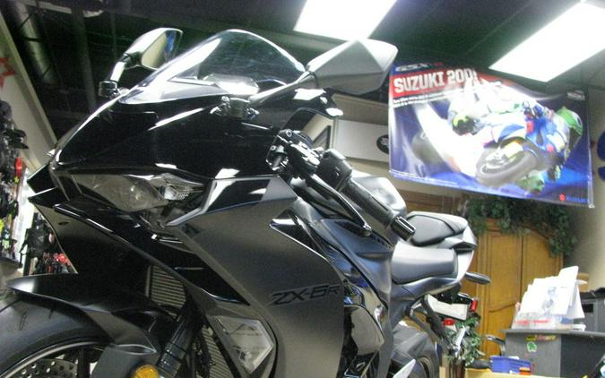 2024 Kawasaki Ninja® ZX™-6R ABS Metallic Flat Spark Black/Ebony