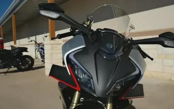 2026 CFMOTO 675 SS
