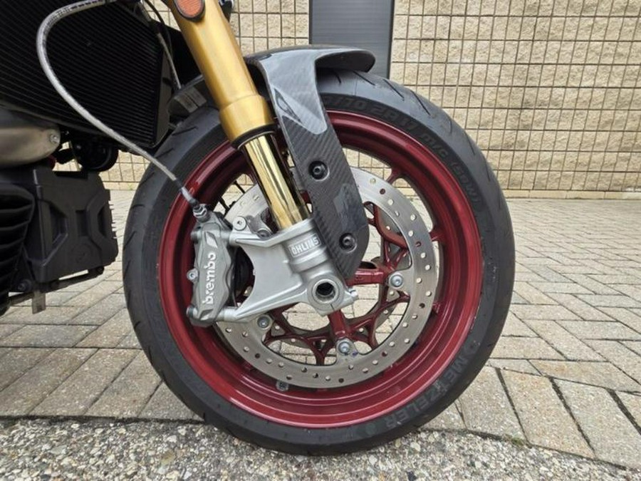 2024 Indian Motorcycle® FTR R Carbon Carbon Fiber