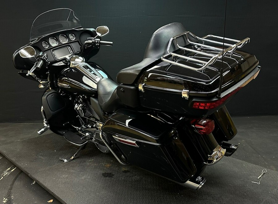 Harley-Davidson Electra Glide Ultra Classic 2018 FLHTCU BLACK