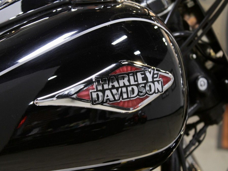 Used 2015 Harley-Davidson Heritage Softail Classic FLSTC Motorcycle For Sale In Columbus, OH