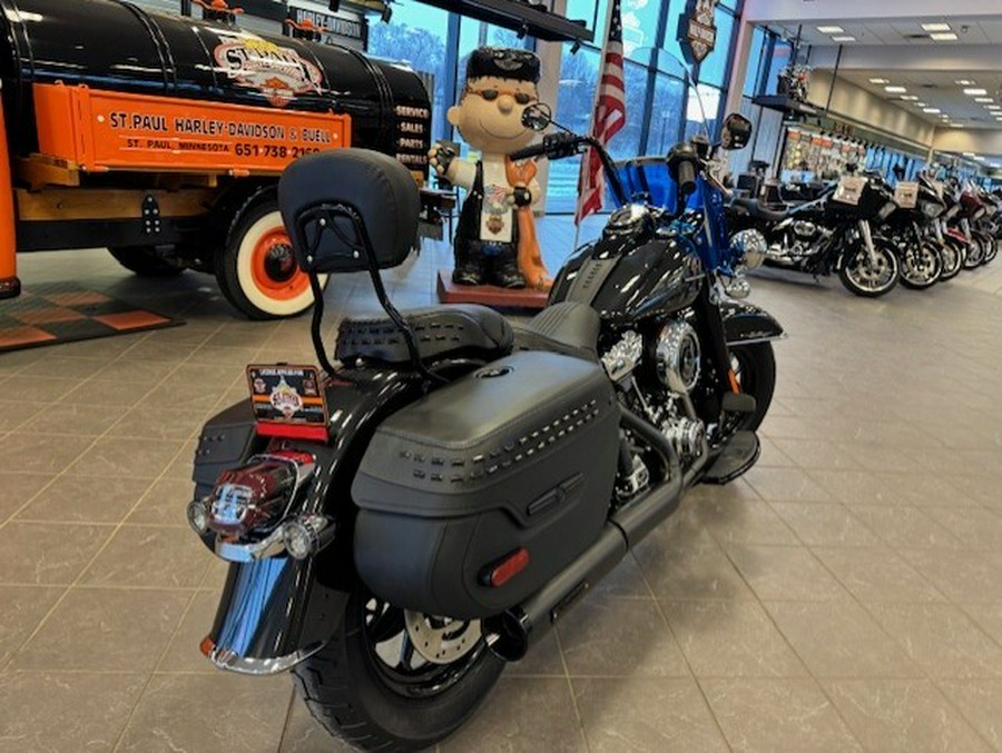 2026 Harley Davidson Accessorized Enthusiast Heritage Classic FLHC