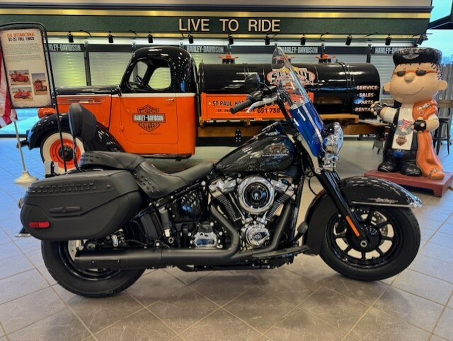 2026 Harley Davidson Accessorized Enthusiast Heritage Classic FLHC