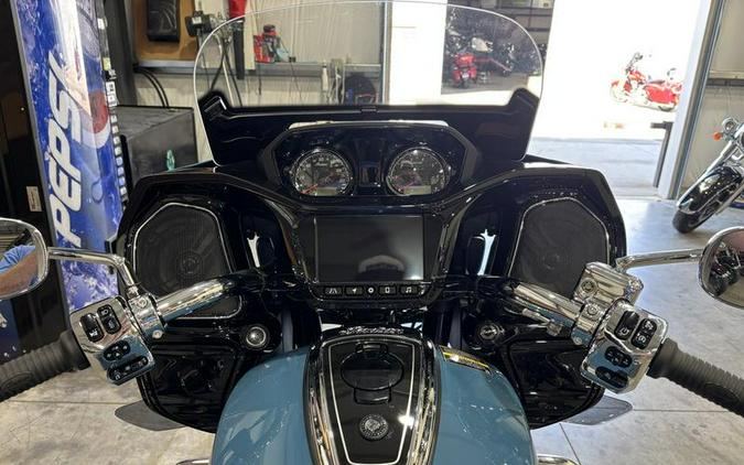 2026 Indian Motorcycle® Challenger® Limited 112 w/PowerBand Audio Storm Blue with Black Metallic