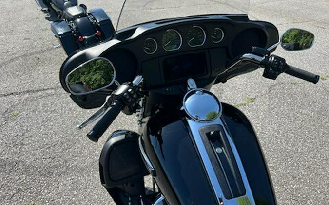 2021 Harley-Davidson® Tri Glide® Ultra Vivid Black