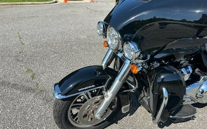 2021 Harley-Davidson® Tri Glide® Ultra Vivid Black