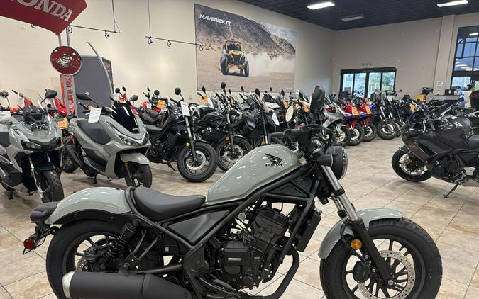2026 Honda REBEL 300 E-CLUTCH