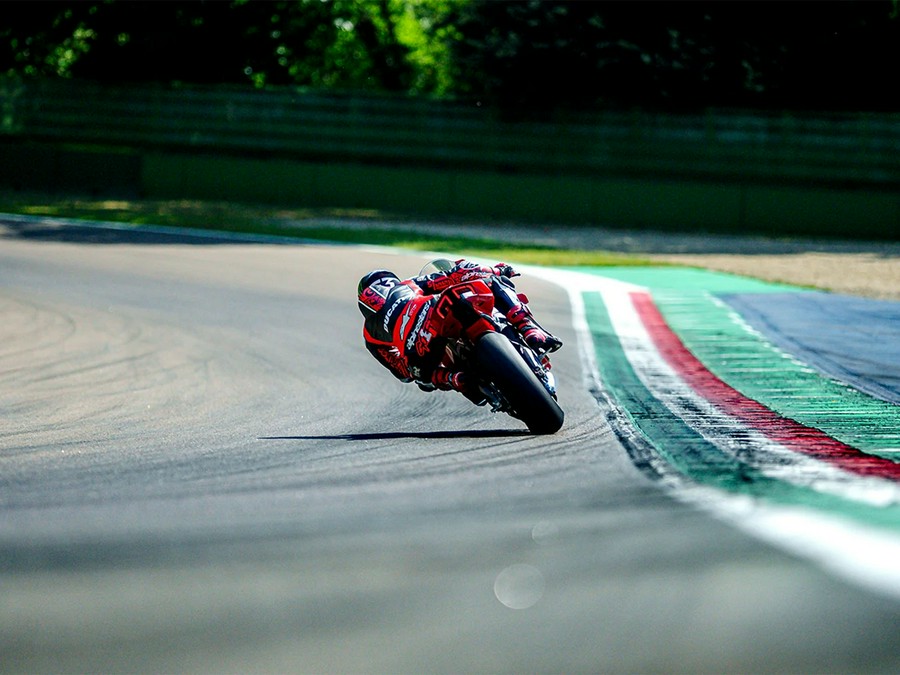 2025 Ducati Panigale V4 S