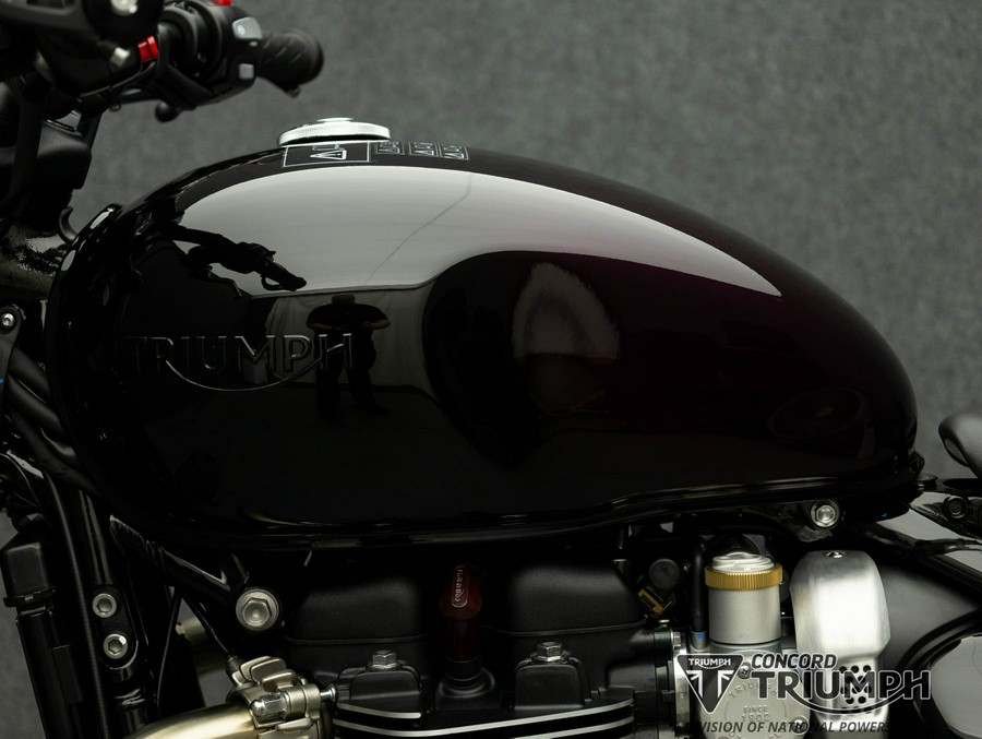 2024 TRIUMPH BONNEVILLE BOBBER