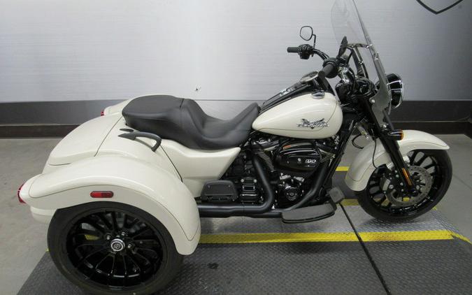 2023 Harley-Davidson® FLRT - Freewheeler®