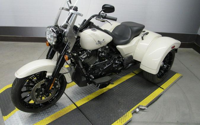 2023 Harley-Davidson® FLRT - Freewheeler®