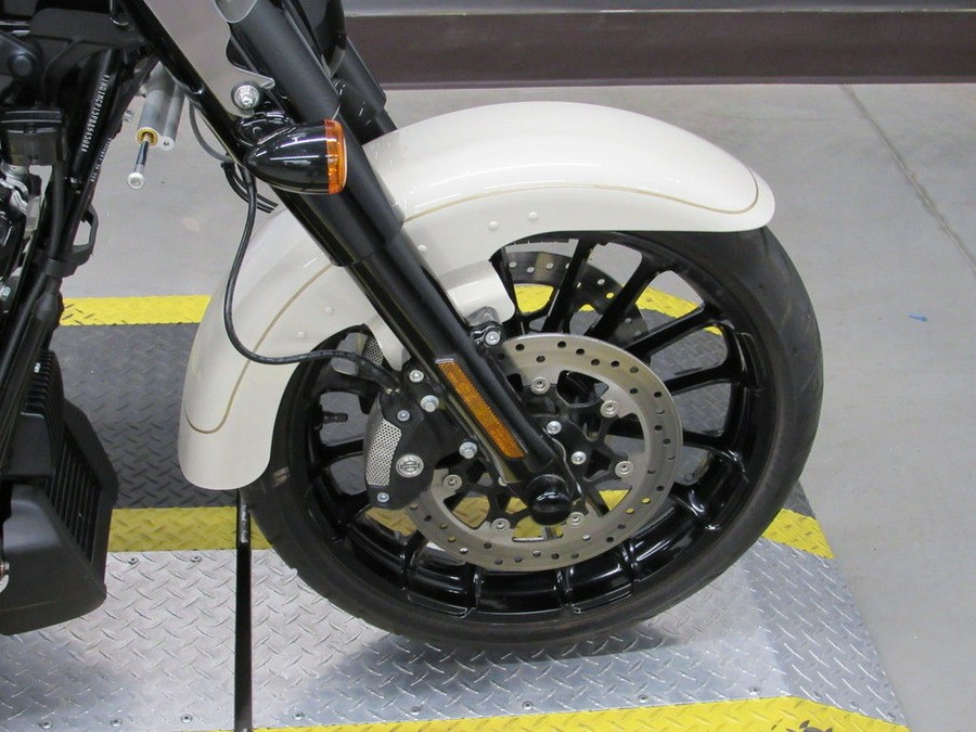 2023 Harley-Davidson® FLRT - Freewheeler®