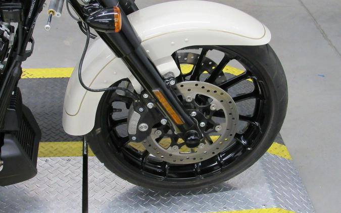 2023 Harley-Davidson® FLRT - Freewheeler®