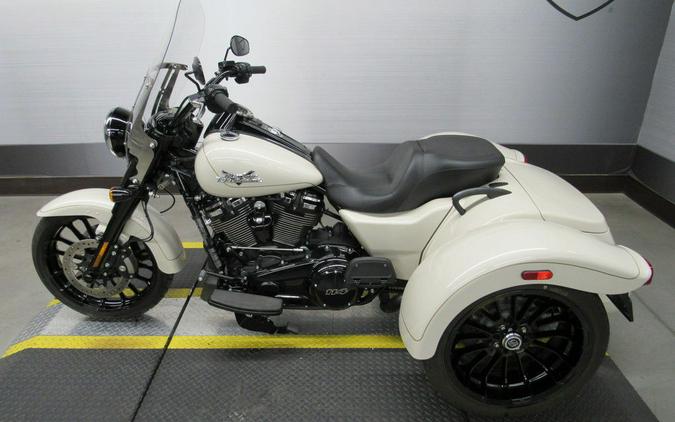 2023 Harley-Davidson® FLRT - Freewheeler®