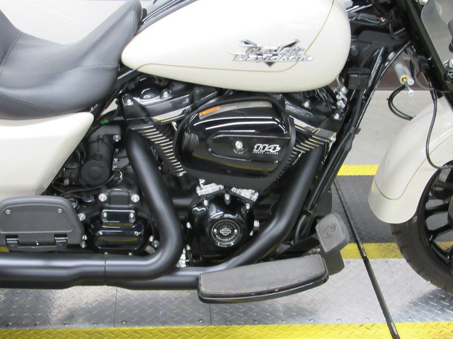 2023 Harley-Davidson® FLRT - Freewheeler®