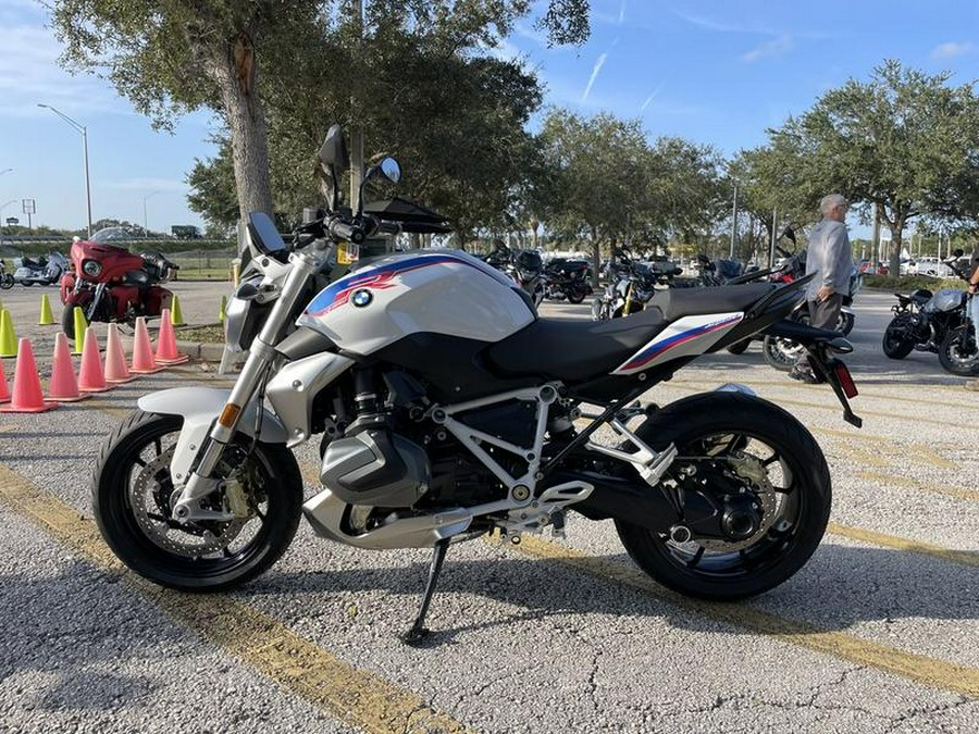 2022 BMW R 1250 R Light White / Racing Blue / Racing Red
