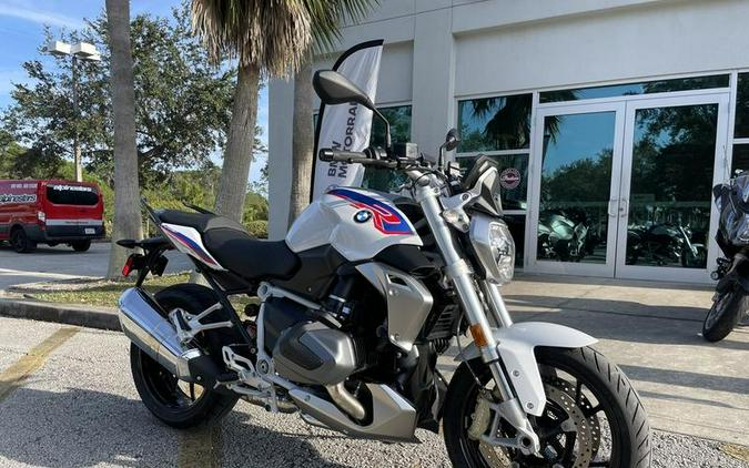 2022 BMW R 1250 R Light White / Racing Blue / Racing Red