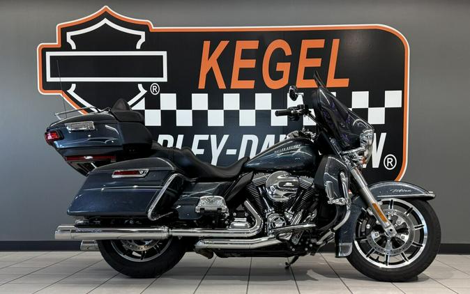 2015 Harley-Davidson® Electra Glide® Ultra Classic™ Custom Colour Black Magic