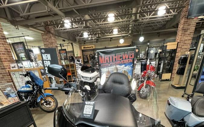 2024 Harley-Davidson Road Glide Limited Vivid Black