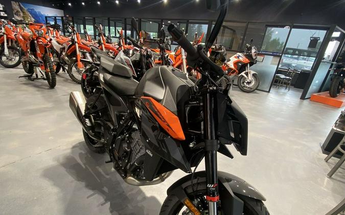 2024 KTM 990 Duke