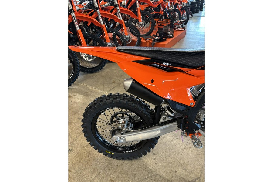 2027 85 SX 19/16 - KTM
