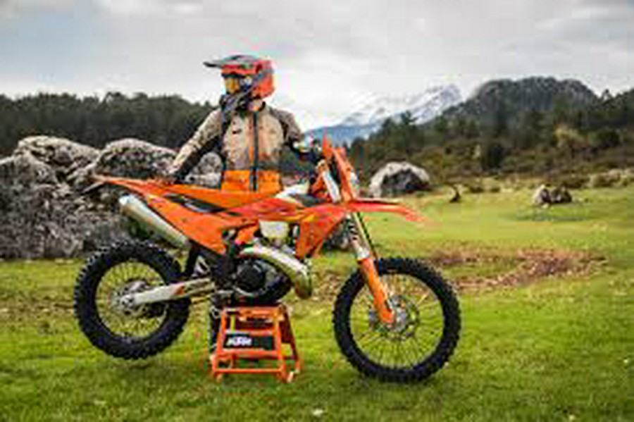 2025 KTM 150 XC-W