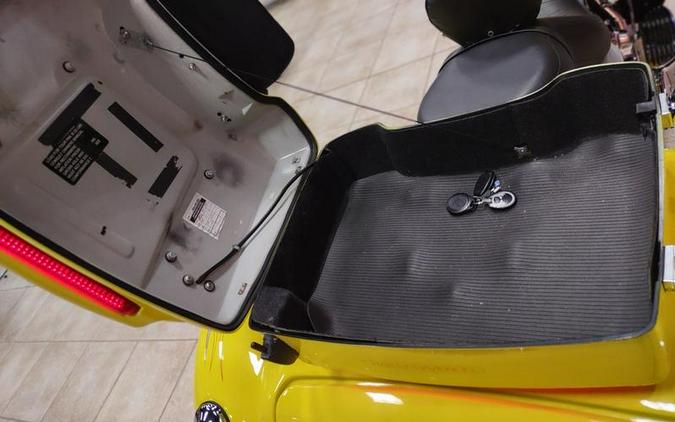 2005 Harley-Davidson FLHTCSE2 Daytona By California Side car