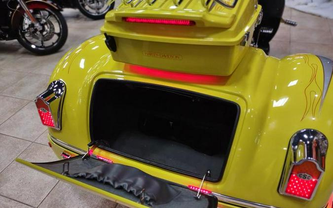 2005 Harley-Davidson FLHTCSE2 Daytona By California Side car