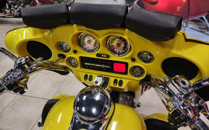 2005 Harley-Davidson FLHTCSE2 Daytona By California Side car