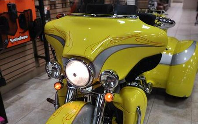 2005 Harley-Davidson FLHTCSE2 Daytona By California Side car