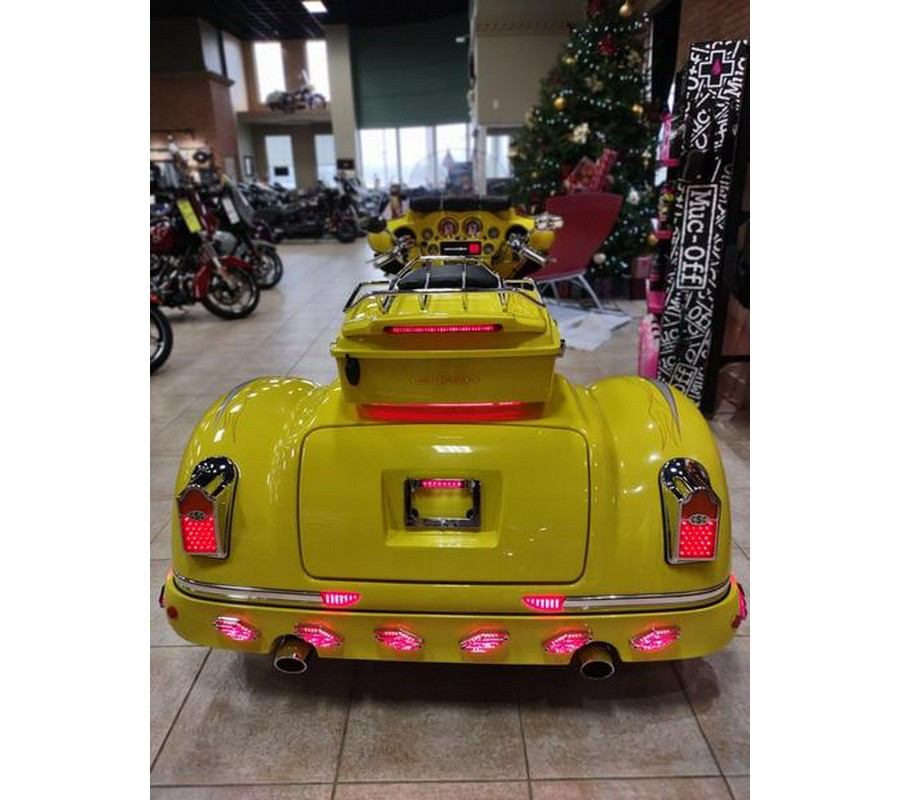 2005 Harley-Davidson FLHTCSE2 Daytona By California Side car