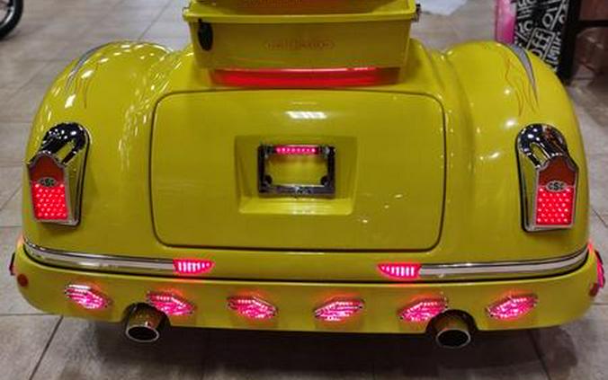 2005 Harley-Davidson FLHTCSE2 Daytona By California Side car