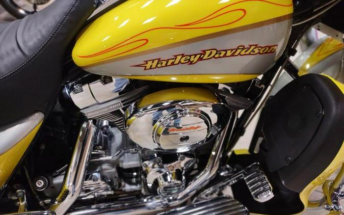 2005 Harley-Davidson FLHTCSE2 Daytona By California Side car