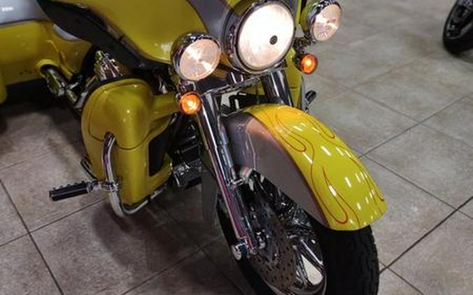 2005 Harley-Davidson FLHTCSE2 Daytona By California Side car