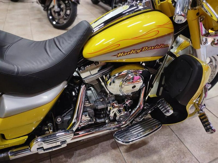 2005 Harley-Davidson FLHTCSE2 Daytona By California Side car