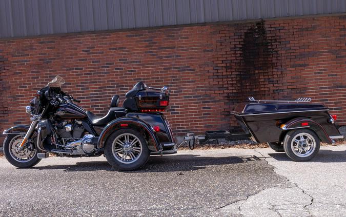 2011 HARLEY DAVIDSON FLHTCUTG TRIGLIDE ULTRA CLASSIC TRIKE W/TRAILER