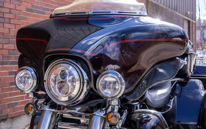 2011 HARLEY DAVIDSON FLHTCUTG TRIGLIDE ULTRA CLASSIC TRIKE W/TRAILER