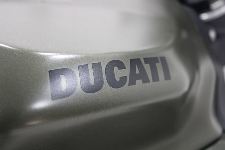 2023 Ducati Streetfighter V2 Storm Green V2