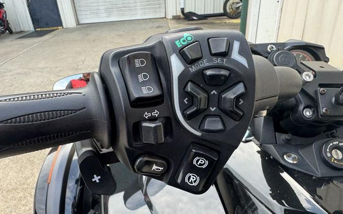 2015 Can-Am Spyder F3 S 6-Speed Semi-Automatic (SE6) Steel Black