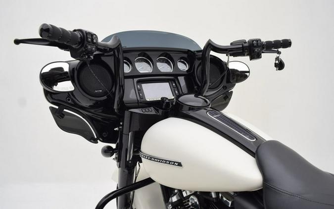 2018 Harley-Davidson FLHXS - Street Glide Special