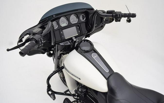 2018 Harley-Davidson FLHXS - Street Glide Special