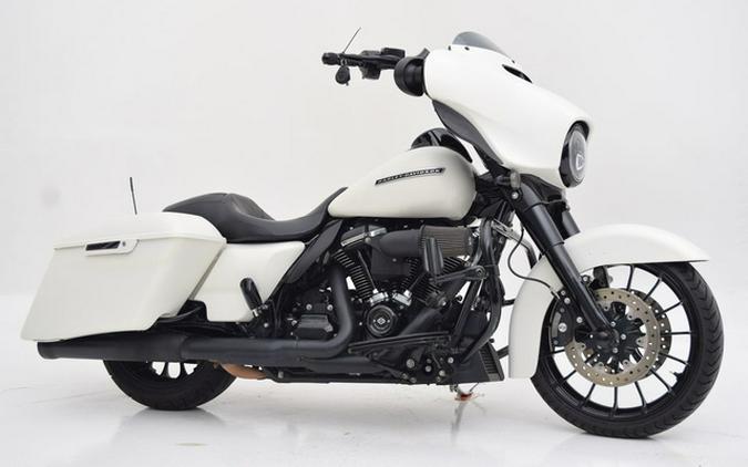 2018 Harley-Davidson FLHXS - Street Glide Special