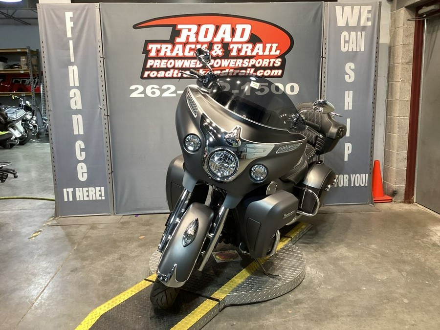 2019 Indian Motorcycle® Roadmaster® Steel Gray Smoke / Thunder Black Smoke