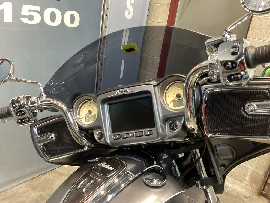 2019 Indian Motorcycle® Roadmaster® Steel Gray Smoke / Thunder Black Smoke