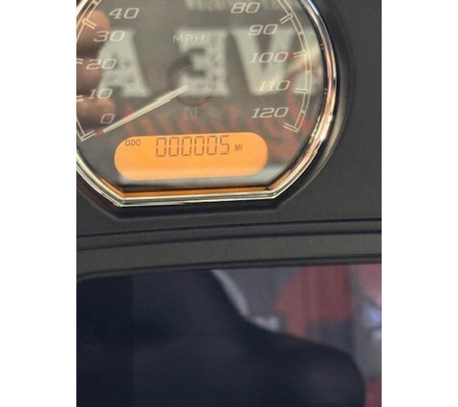 2025 Harley-Davidson® Tri Glide® Ultra FLHTCUTG BILLIARD GRAY W/ PINSTRIPE