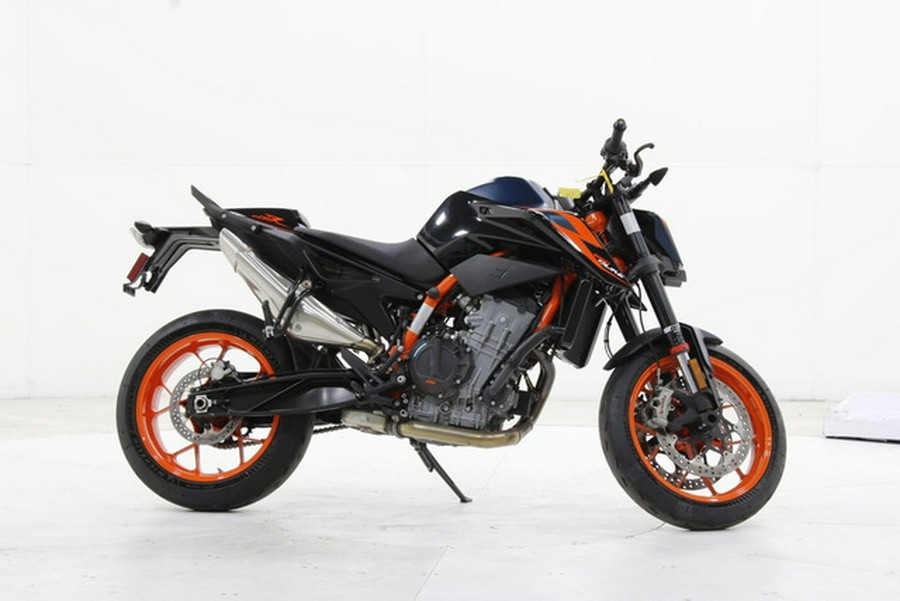 2023 KTM Duke 890 R