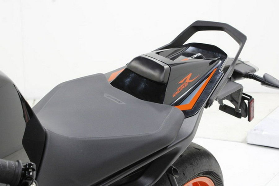 2023 KTM Duke 890 R