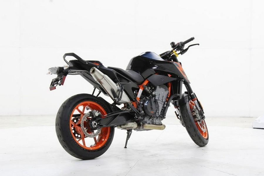 2023 KTM Duke 890 R