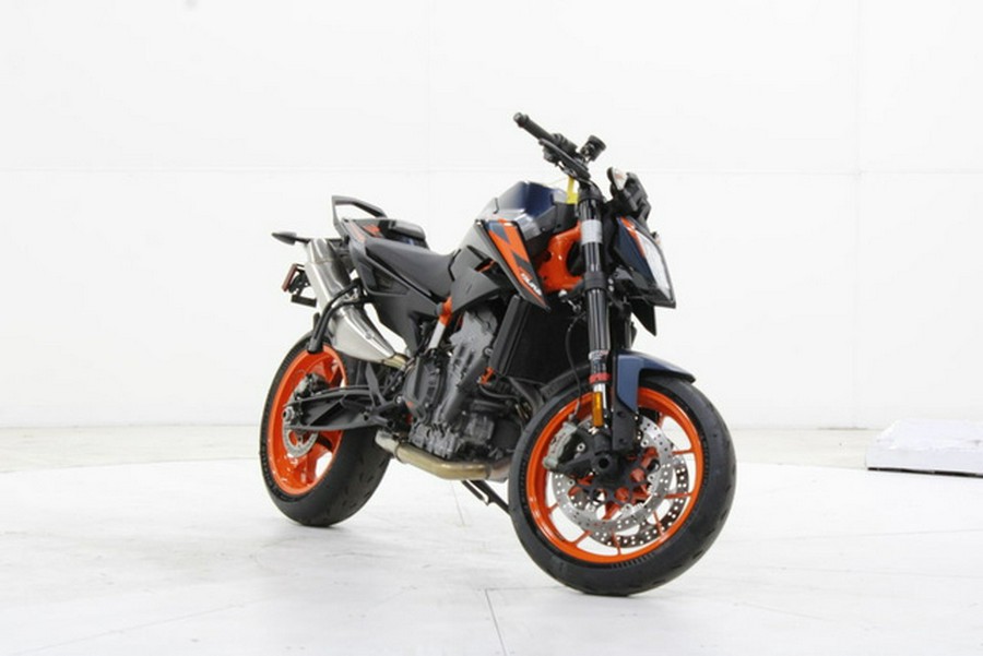 2023 KTM Duke 890 R